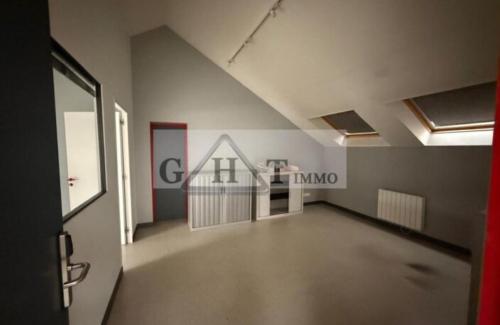 BUREAUX 300 M² A LOUER LINAS — photo 5