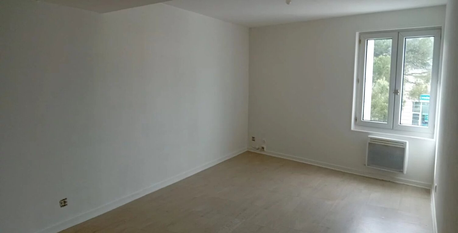 NIORT - A LOUER- Appartement T2  de 46 m² — photo 1