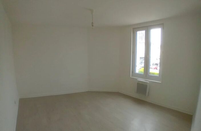 NIORT - A LOUER- Appartement T2  de 46 m² — photo 2