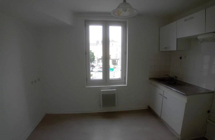 NIORT - A LOUER- Appartement T2  de 46 m² — photo 3