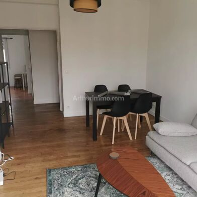 Appartement 4 pièces 779 €
