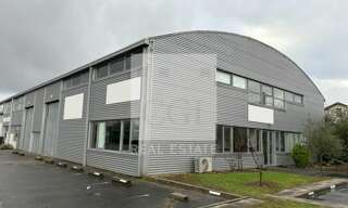 Bureau  380 m² à louer à Bron (69500)