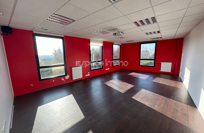 BUREAU NEUF AVEC ASCENSEUR - MONT SAINT AIGNAN - 36.31 m² — photo 3