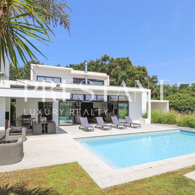 Maison 5 pièces 4000 €