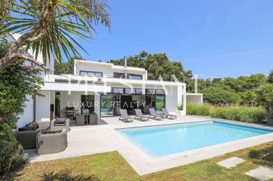 Maison 5 pièces 4000 €