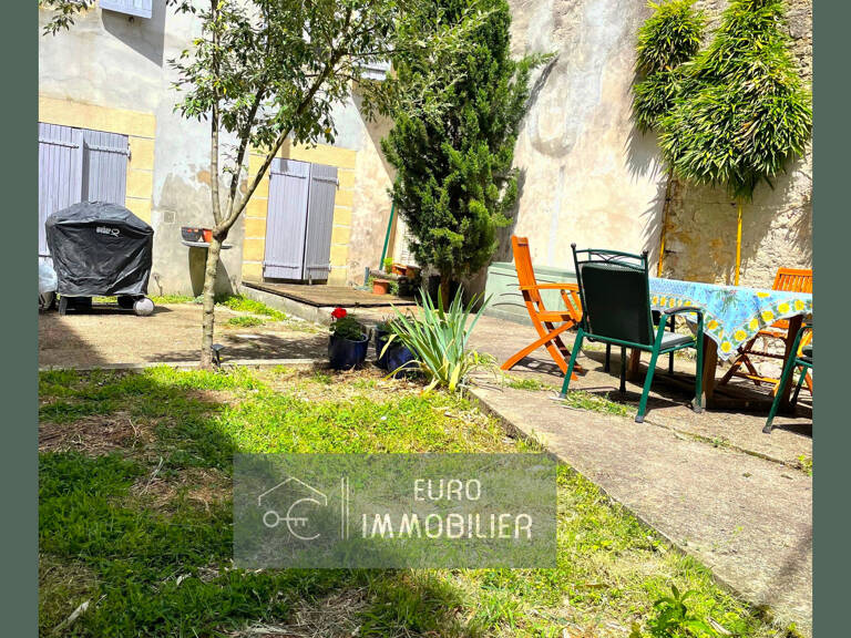 Maison de ville en pierre, garage, cour de 65 m2 - 6 chbres, — photo 1