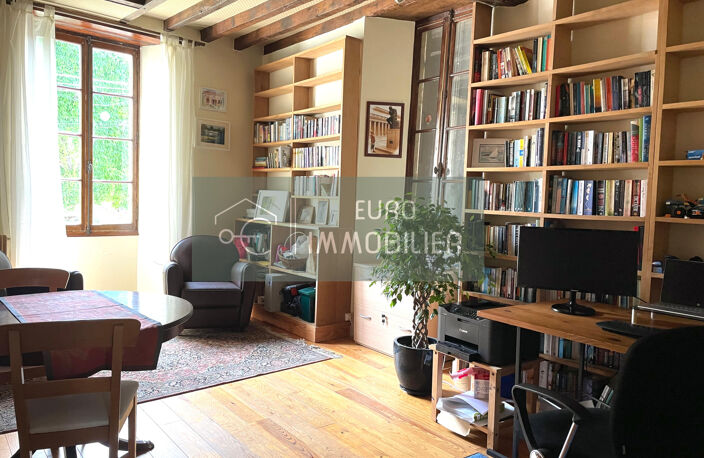 Maison de ville en pierre, garage, cour de 65 m2 - 6 chbres, — photo 2