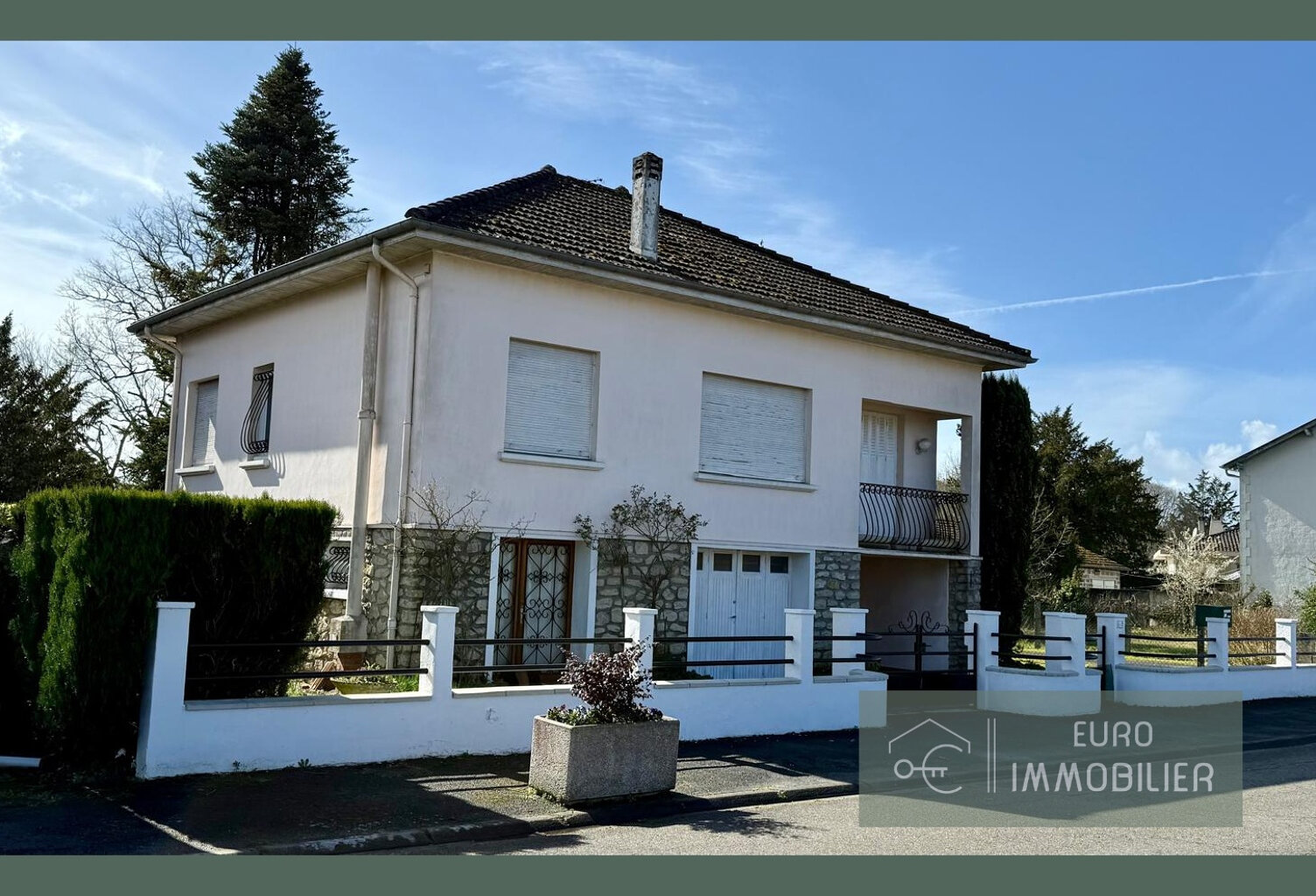 MAISON DE VILLAGE - LUXEY - 3 CHAMBRES - 350M2 terrain - BUR — photo 1