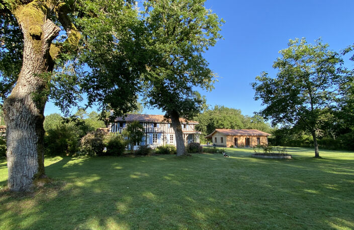 LUXEY - 2 HABITATIONS - PISCINE - 8 CHAMBRES - 4000M2 TERRAI — photo 2