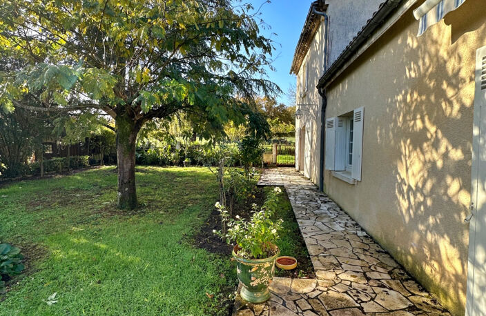 MAISON EN PIERRE DE CARACTÈRE DE 225 M2 AVEC PISCINE CHAUFFÉ — photo 5