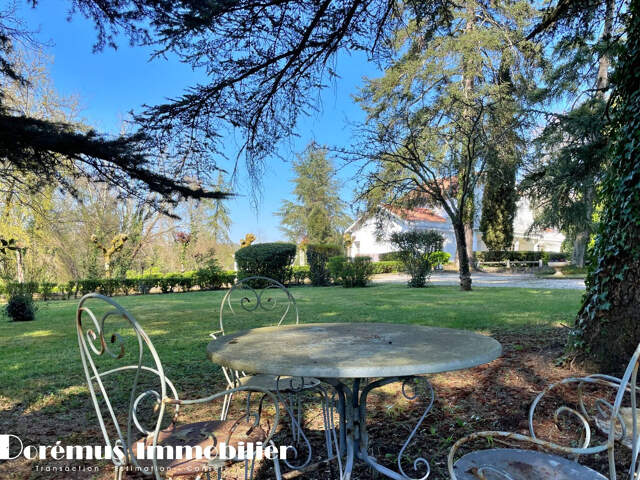 Propriété de Charme 1854 au Coeur d'un Parc Arboré — photo du bien