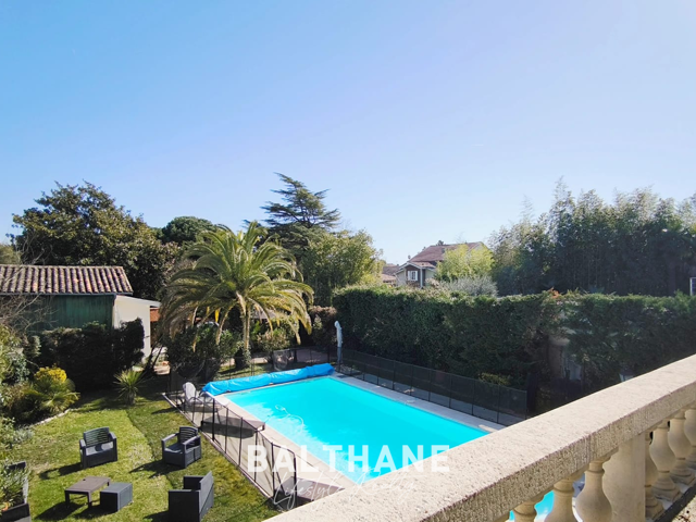Le Bouscat   Maison familiale avec jardin et piscine à 300 m — photo du bien