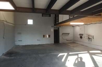 Local industriel  560 €