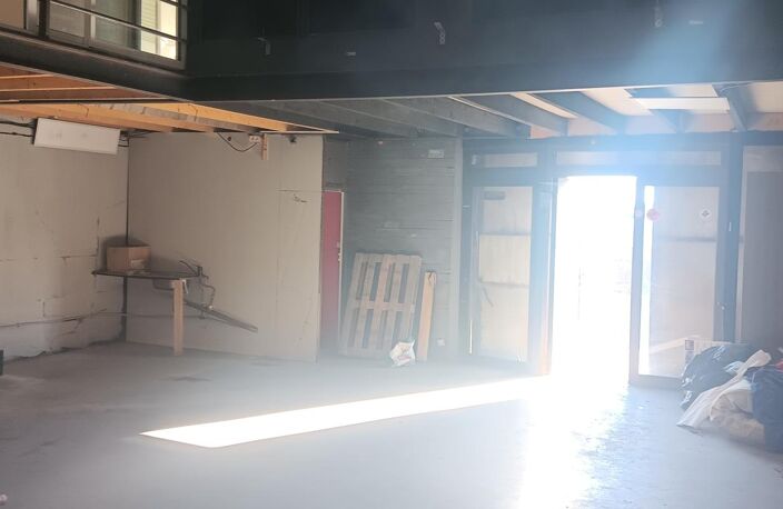 Zo,ne de Bel Air, dépôt 120 m² environ — photo 4