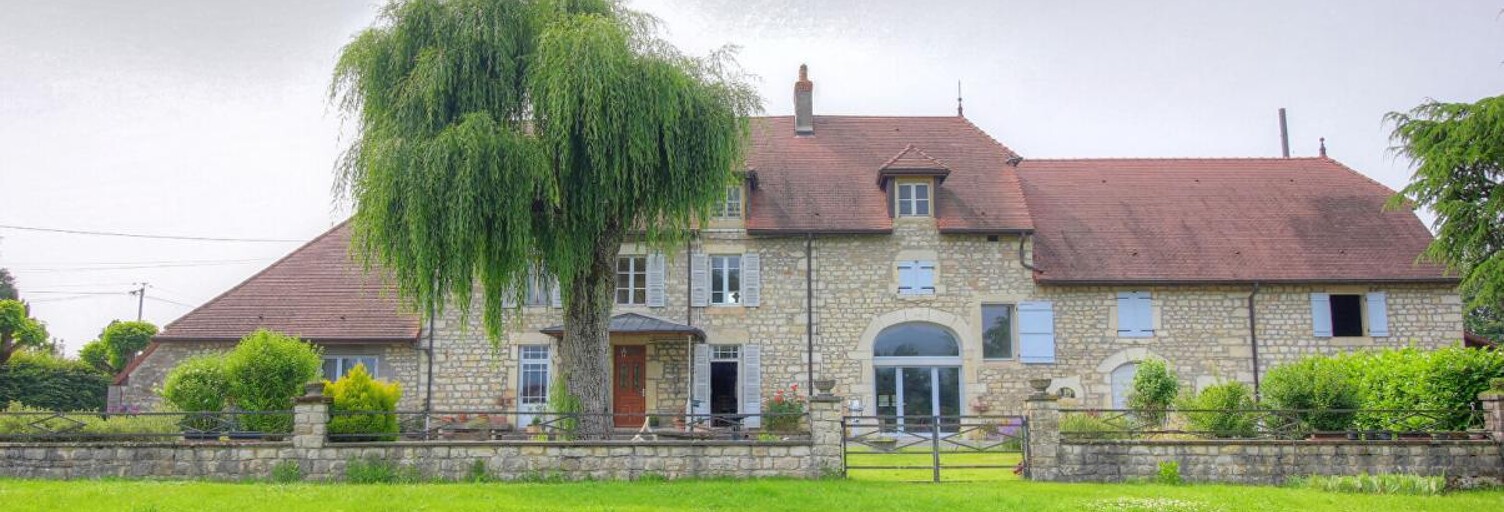 Maison 11 Pièces 350 m² à vendre à Lons-le-Saunier (39000)