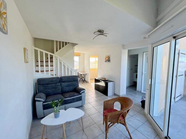 Pavillon en duplex T4 vue sur le golf  avec terrasse et parking — photo du bien