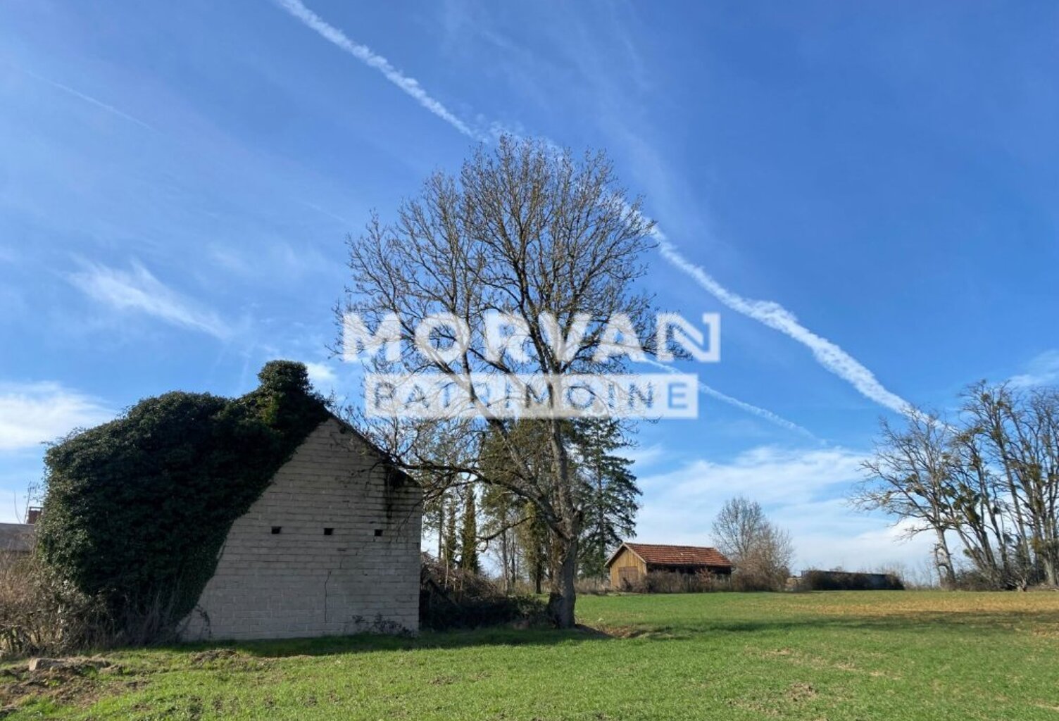BICHES - Un bâtiment 145 m2 avec une dépendance sur beau terrain 2000 m2 proche canal — photo 1