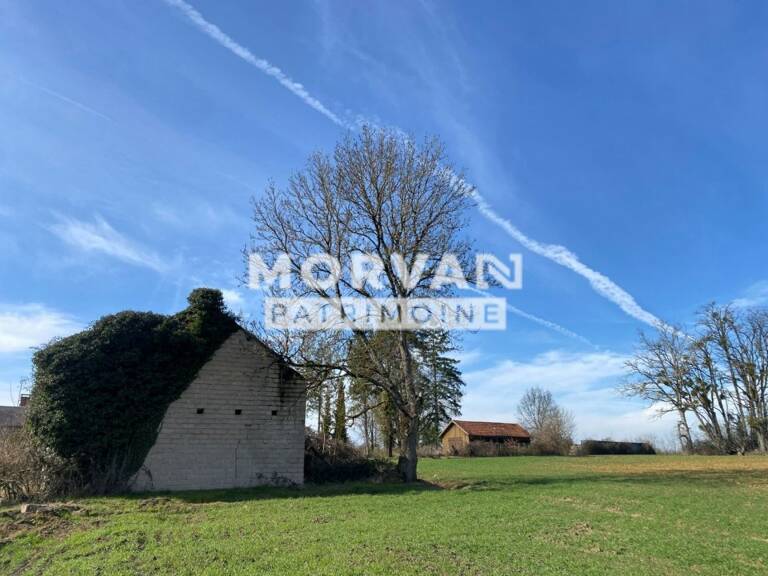 BICHES - Un bâtiment 145 m2 avec une dépendance sur beau terrain 2000 m2 proche canal — photo 1