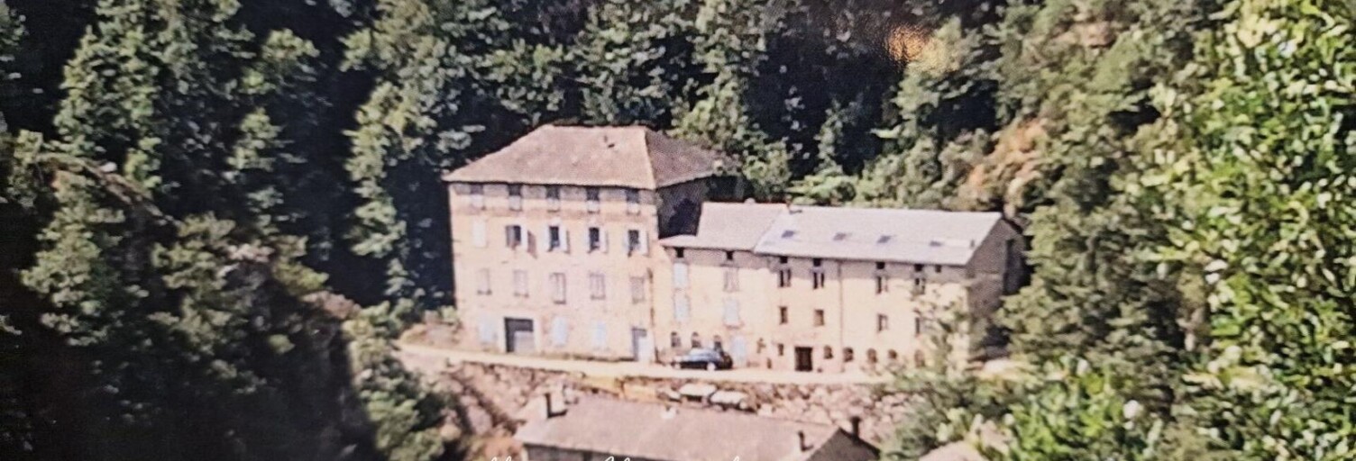 Immeuble  900 m² à vendre à Carcanières (09460)