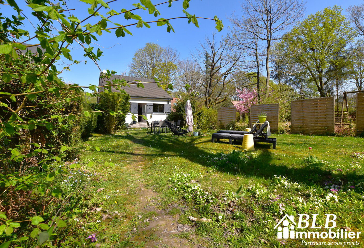 78320 Lévis Saint Nom  Belle maison de 5 pièces sur une parc — photo 1