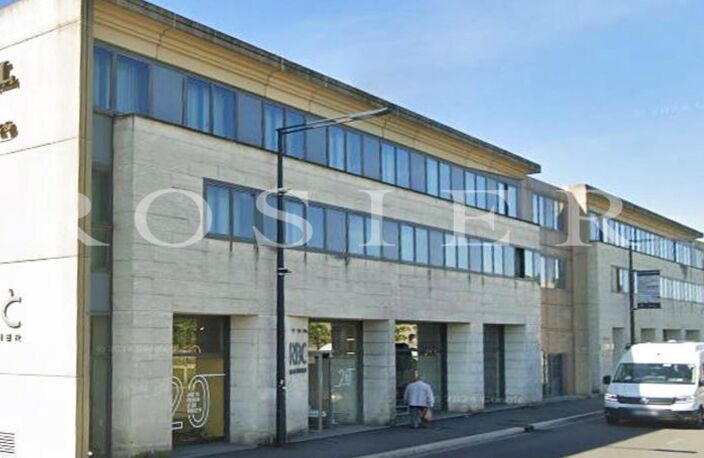 Avignon : surface commerciale de 466 m² avec près de 25 m de vit — photo 2