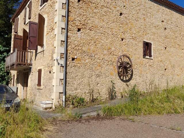 Proche d'Aurignac, maison en pierre sur plus d'1 hectare de terre — photo du bien