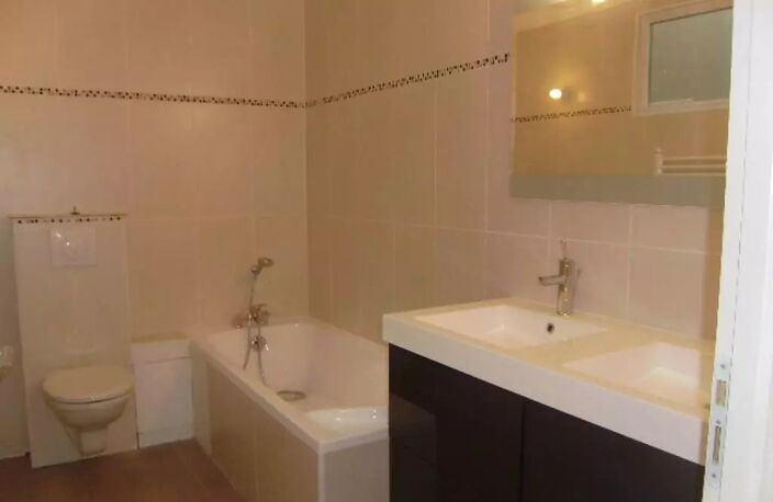 Maison  de village T4 au centre d' Aurignac — photo 4