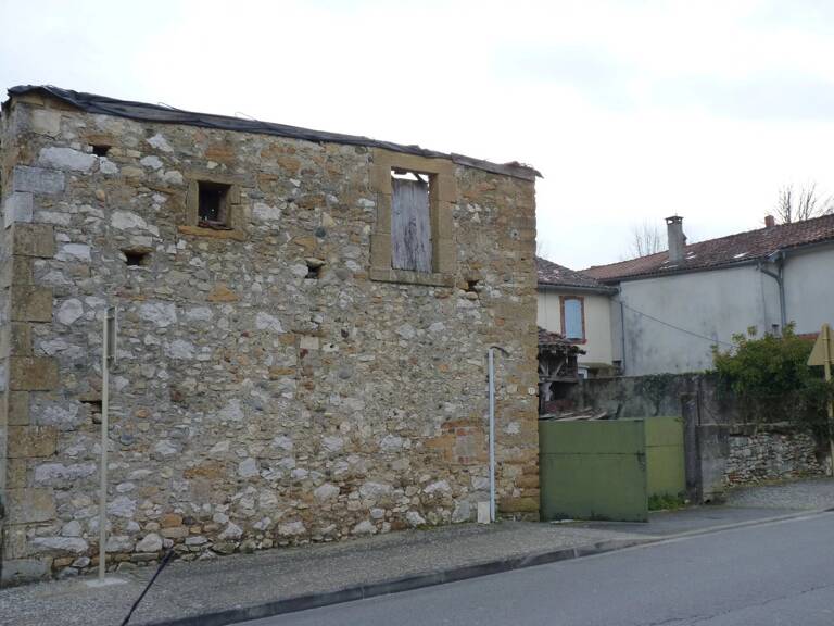 Grange avec cour et jardin à rénover , proximité Salies du Salat — photo 1
