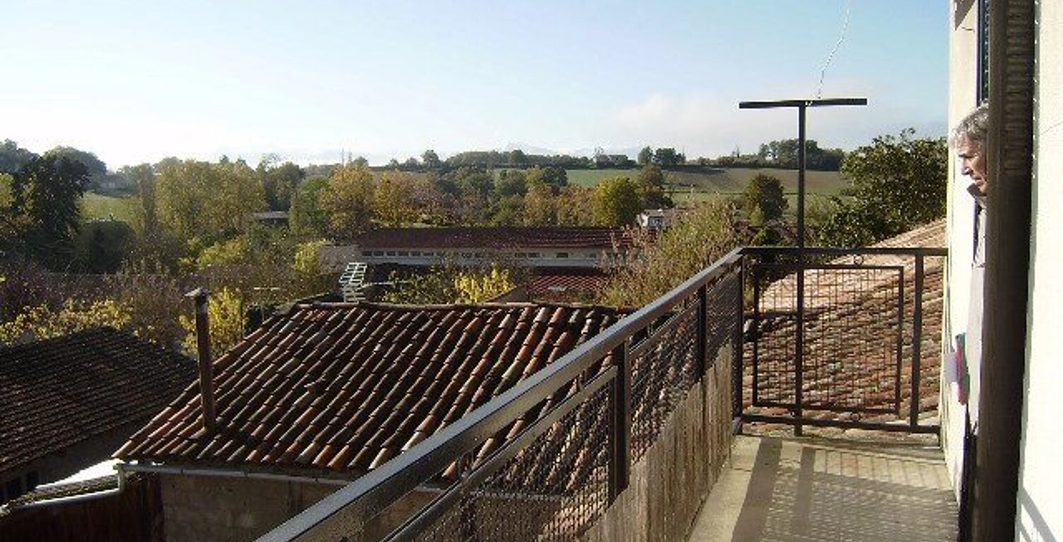 Appartement T3 à Aurignac avec balcon — photo 1