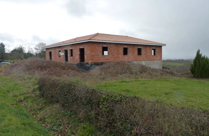 Prix en baisse Grande maison de 235 m² à terminer avec s/sol sur près de  2 hectares                      are — photo 3
