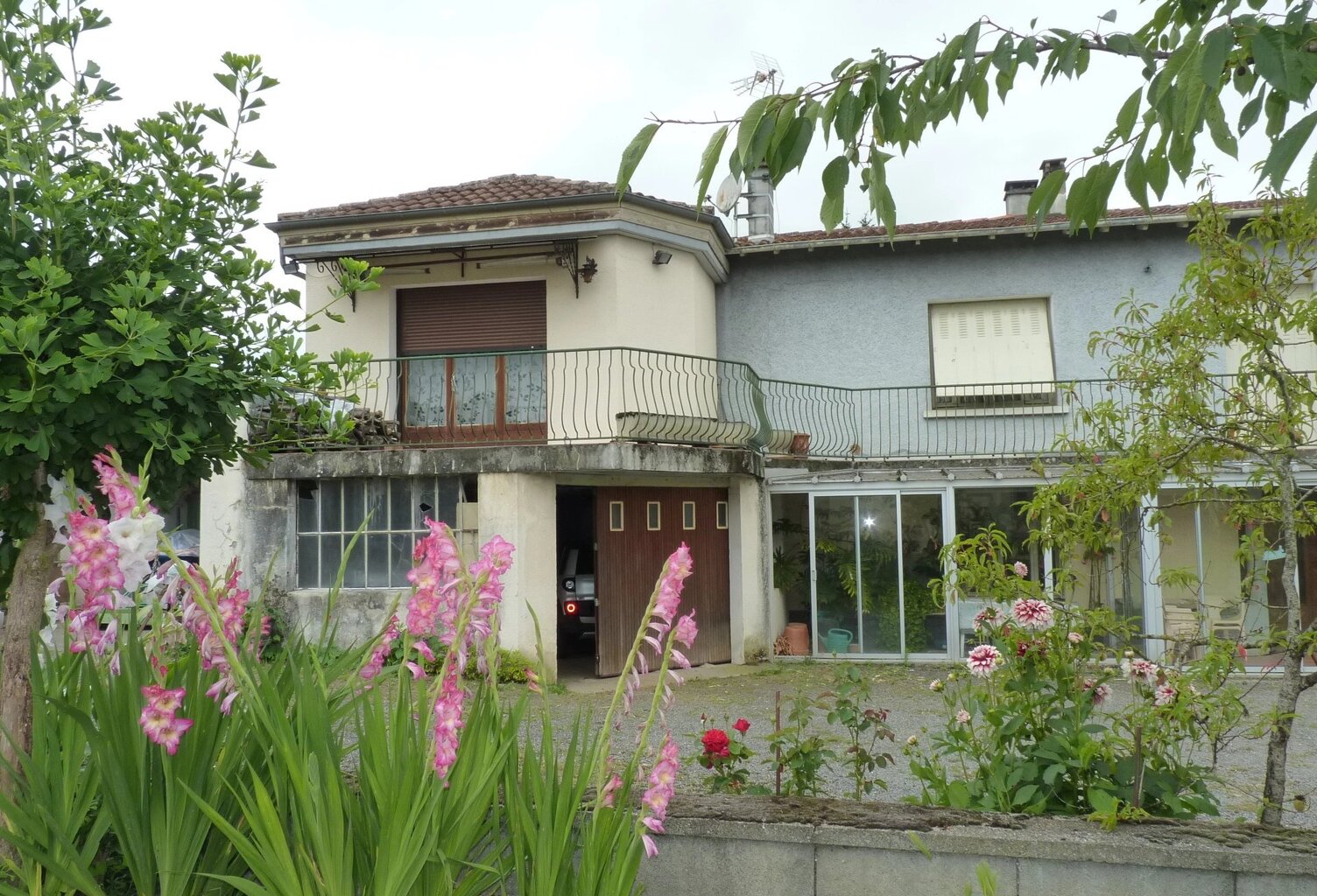 A 10 minutes d'Aurignac, maison avec appartement sur 3589 m² de terrain constructible — photo 1