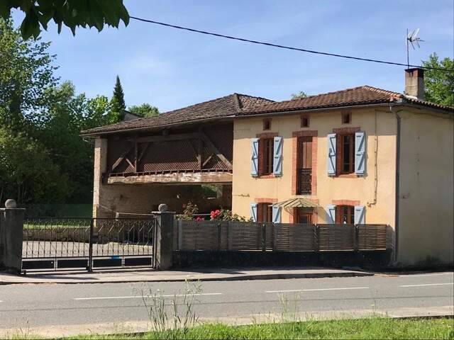 Rare à Aurignac, jolie ferme  rénovée avec grande dependance et jardin 3148 m² — photo du bien