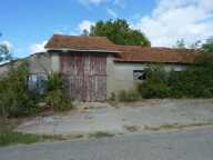 Ensemble bâtiments anciens sur plus de 2 h de terres agricoles — photo 4
