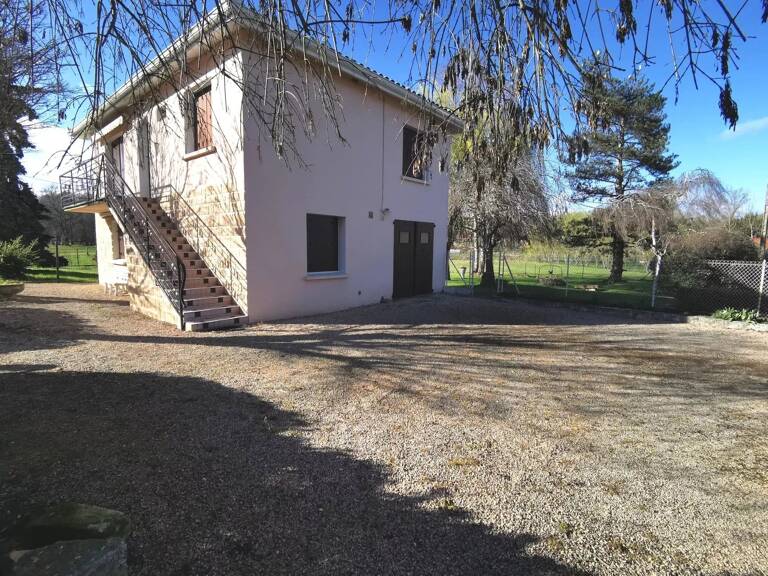 Maison de 102 m² sur son terrain arboré de 3870 m² — photo 1