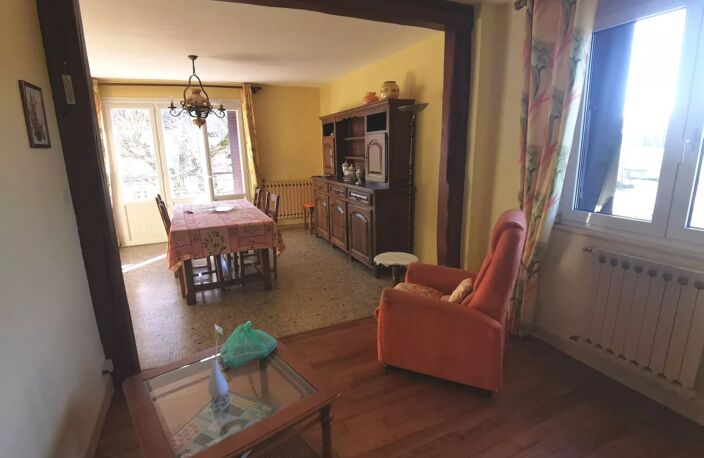 Maison de 102 m² sur son terrain arboré de 3870 m² — photo 2