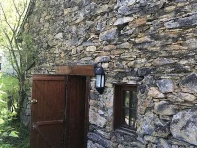 Jolie Chalet de Montagne en pierre — photo du bien