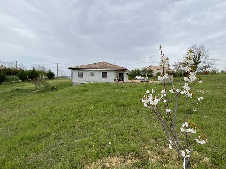 Prox. Aurignac, Jolie Villa T4  sur 2494m² de terrain — photo 1