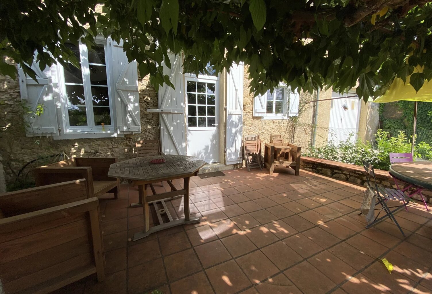 Aurignac centre, Vue Pyrénées, grande maison de ville avec jardin — photo 1
