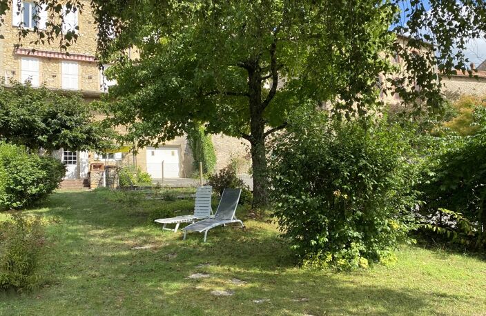 Aurignac centre, Vue Pyrénées, grande maison de ville avec jardin — photo 2
