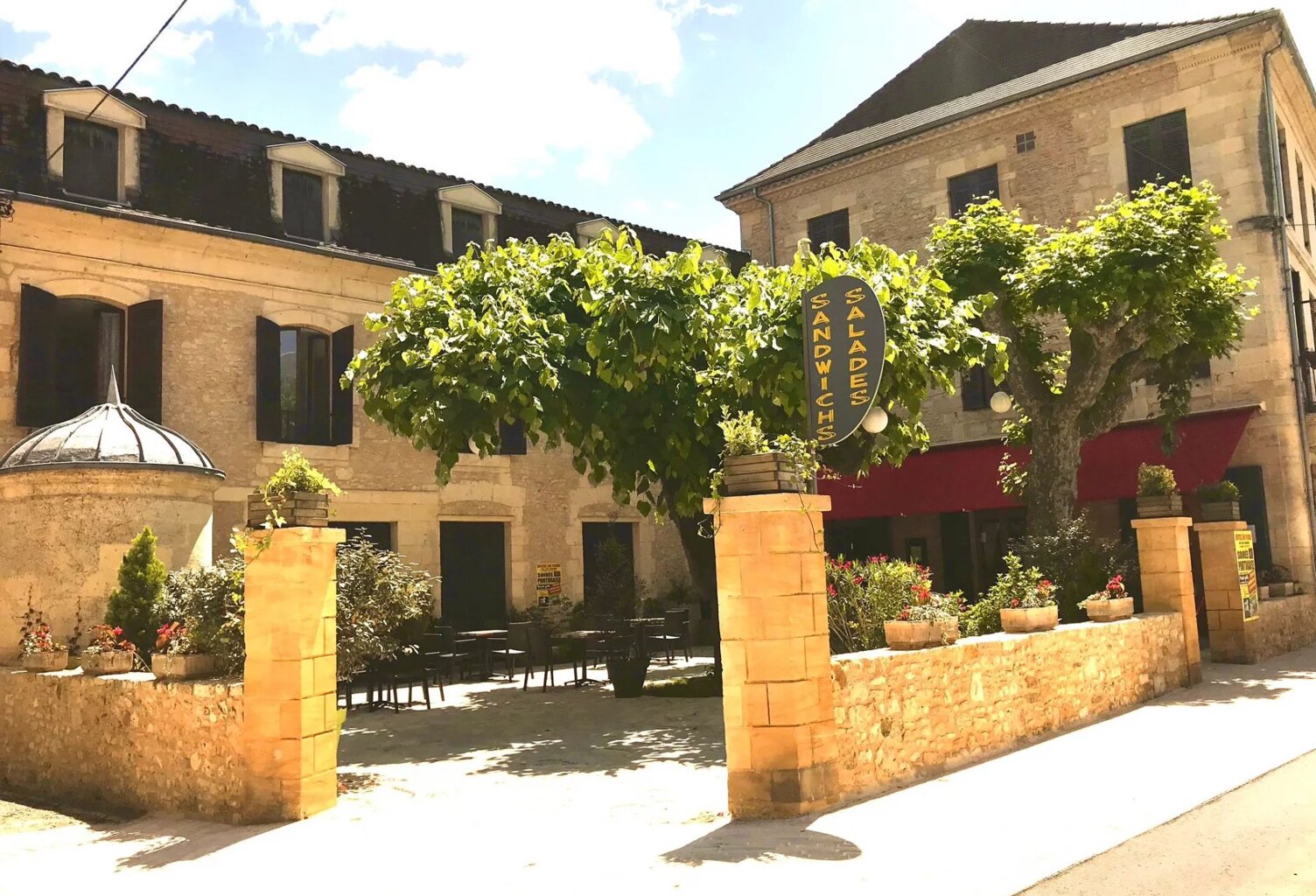 Hotel  ** bar restaurant rapide a vendre dans le Perigord Noir — photo 1