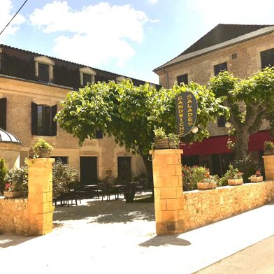 Commerce  695000 €