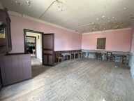 Ancien café du village a restaurer sur 1000m² environ de terrain — photo 4
