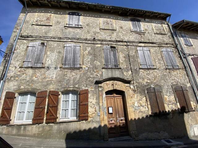 Ancien presbytère T9 a rénover, Aurignac centre historique — photo du bien