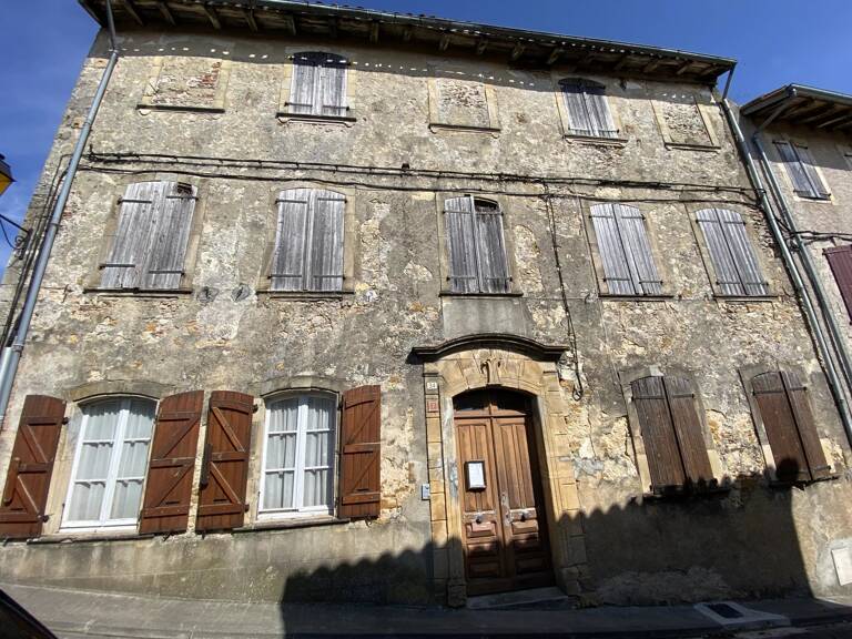 Ancien presbytère T9 a rénover, Aurignac centre historique — photo 1