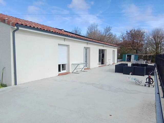Villa contemporaine de 162 m² sur 4571 m² de terrain avec vue campagne — photo du bien