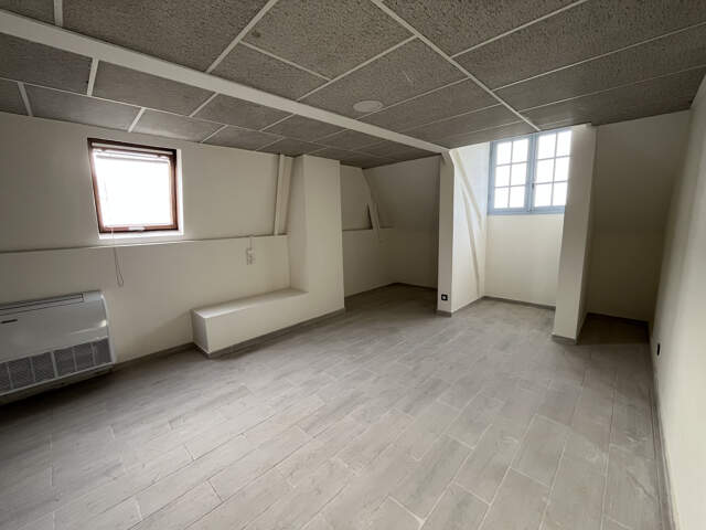 Local professionnel 120 m2 3è étage hyper centre Saint Denis — photo du bien