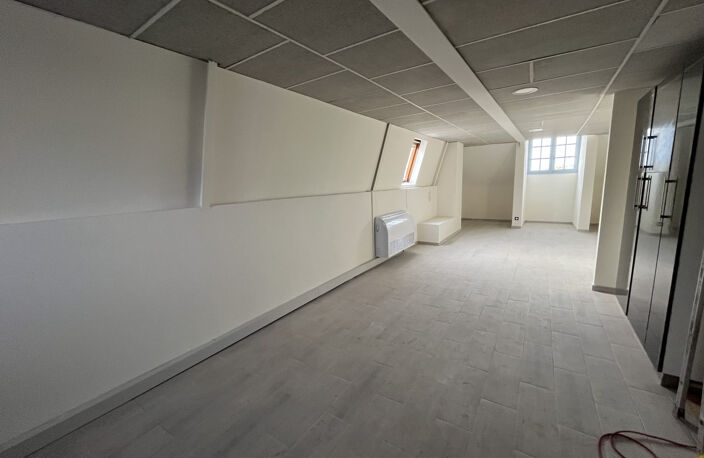 Local professionnel 120 m2 3è étage hyper centre Saint Denis — photo 2