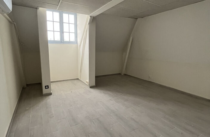 Local professionnel 120 m2 3è étage hyper centre Saint Denis — photo 3