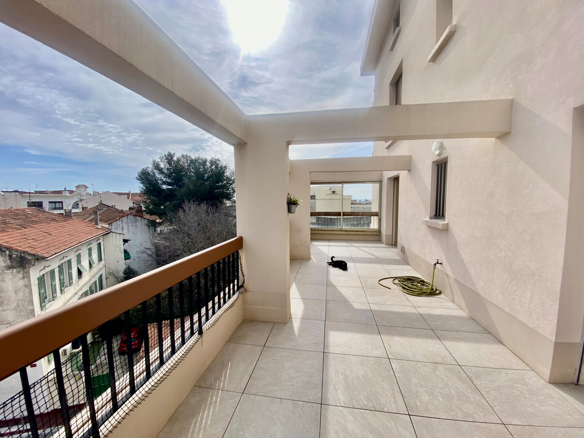 Appartement 3 pièces  à louer Hyères 83400