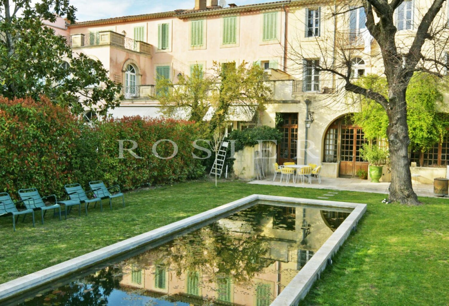 Maison de Maître sur parc avec piscine au cœur d'Apt — photo 1